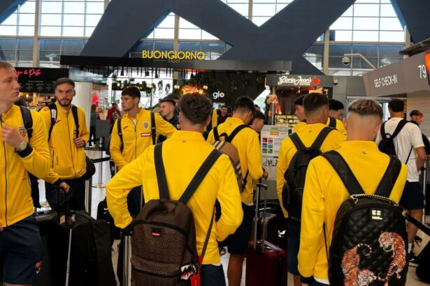 foto exclusiv romania u21 pleaca in cantonament unde se pregatesc elevii lui pancu inainte de euro 2025 6837fa0a12c47