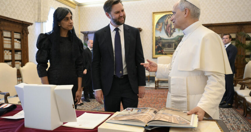 foto papa leon al xiv lea l a primit in audienta pe vicepresedintele american jd vance despre ce au discutat cei doi 682b1b00dbf82