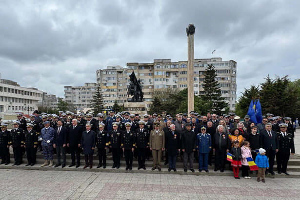 foto video ceremonial militar si religios de 10 mai ziua independentei nationale a romaniei in parcul de la casa de cultura constanta 681f22f371948