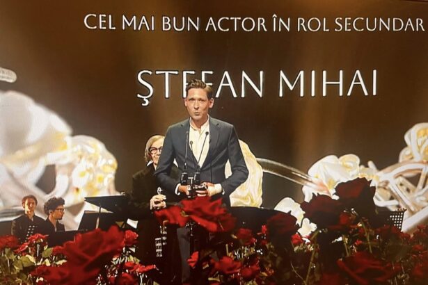 gala premiilor uniter stefan mihai de la teatrul de stat constanta a primit premiul cel mai bun actor in rol secundar pentru rolul feste din spectacolul a douasprezecea n 683500a90a891