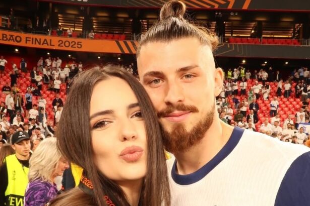 galerie foto partenera lui radu dragusin i a pus pe jar pe englezi ioana stan a aparut in the sun impartaseste frecvent imagini romantice 68319652da05c