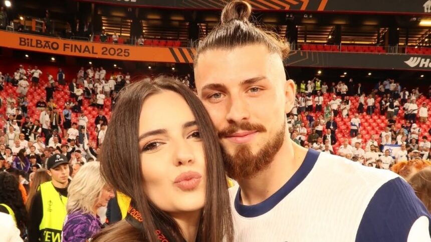 galerie foto partenera lui radu dragusin i a pus pe jar pe englezi ioana stan a aparut in the sun impartaseste frecvent imagini romantice 68319652da05c