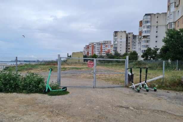 grecul christos panopoulos pierde in favoarea abadl terenul de pe taluzul plajei modern unde voia sa construiasca blocuri 68212d6986ba4