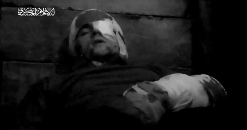 hamas a difuzat un videoclip in care apare un ostatic israelian ranit detinut in fasia gaza 681662ac1d4e7