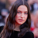 imagini cu vaduva neagra de la cannes 2025 fotomodelul s a adaptat noului cod vestimentar care interzice nuditatea 6826dff517df4