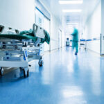 incident la un spital din capitala un barbat devenit recalcitrant a lovit un medic rezident 681ca1ef82642