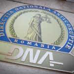 inspector din cadrul directiei generale antifrauda a anaf si un administrator de firma retinuti in dosarul in care dna suspecteaza favorizarea unor operatori de transport care activeaza in domeniul r 683050e0889f9