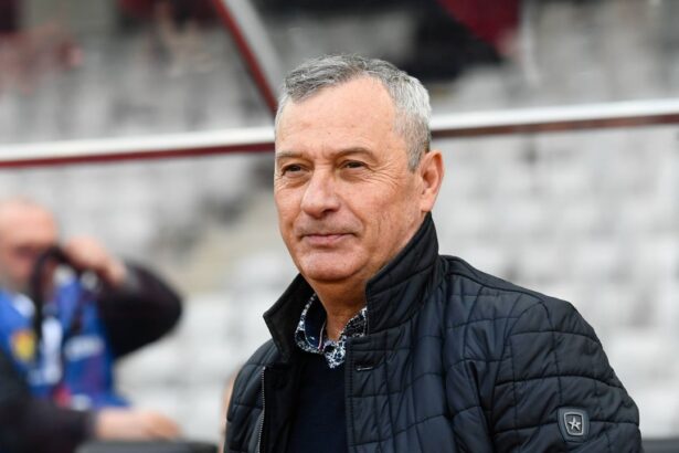 intrebat daca mai ramane la uta arad dupa finalul sezonului mircea rednic a oferit un raspuns clar 681f6eb1de415