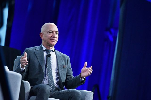 jeff bezos va vinde actiuni amazon in valoare de pana la 48 miliarde de dolari 6815c8bdc240b
