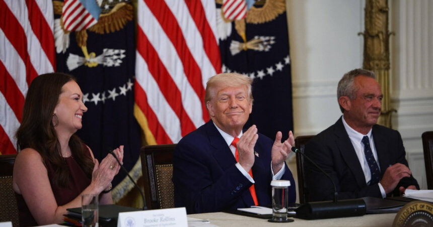 kennedy jr criticat de experti dupa raportul maha despre bolile cronice ale americanilor cere mai mult unt si untura 6830a3d126d04