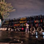 la un pas de tragedie accident intre un autocamion cu butelii si un autoturism doua victime 682841452a530