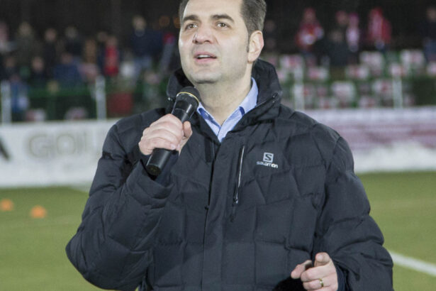 lider udmr pentru extremistii care cred ca daca ar castiga simion maghiarii ar fugi din romania am o veste proasta nu o sa fugim 681cd2f36a3ac