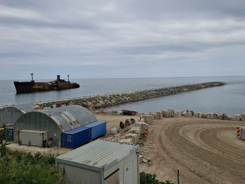 lucrarile de innisipare de la costinesti finalizate in avans statiunea tineretului va avea inca 8 hectare noi de plaja 6835929352310