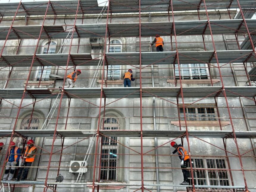 lucrarile la casa casatoriilor avanseaza este consolidata cladirea 68379738432bf