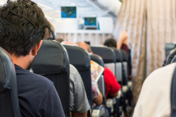 masura in premiera luata de o companie aeriana obiectul care trebuie sa fie tot timpul la vedere in avion 6832970caac70