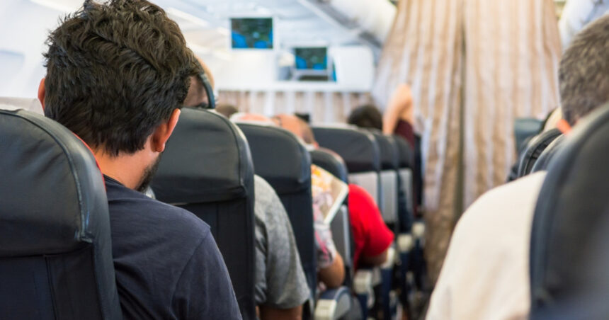 masura in premiera luata de o companie aeriana obiectul care trebuie sa fie tot timpul la vedere in avion 6832970caac70