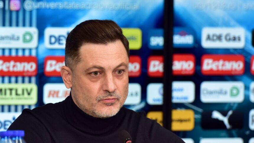 mirel radoi a rabufnit la conferinta de presa domnule mircea lucescu nu aveti cum sa duceti echipa la mondial 6820450919a04