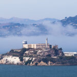 misterul celei mai faimoase evadari din alcatraz trei detinuti au scapat de pe insula fortareata si nu au mai fost vazuti niciodata 682827a183f10