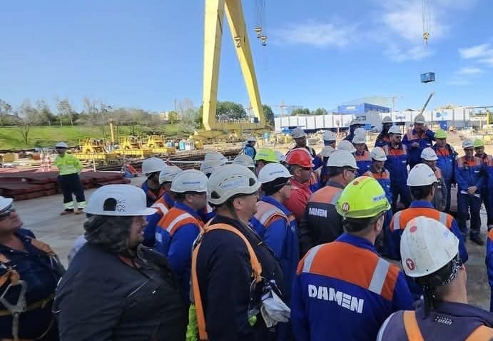 navalistii protesteaza din nou laurentiu gobeaja administratorul judiciar estimeaza ca abia in august vor obtine fonduri pentru plata integrala a salariilor 681c036e2f229