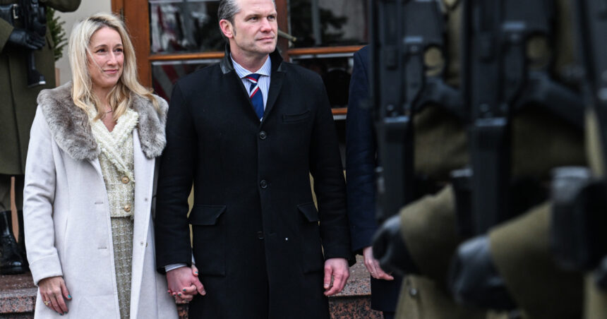 nepotrivitul rol al sotiei secretarului american al apararii amestec in activitatea pentagonului verificare de personal 68137c50799cc