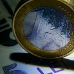 news alert euro atinge un nou maxim istoric 509 lei cursul valutar trece de pragul psihologic de 5 lei pentru un euro a doua zi la rand 681b47f0b1e03