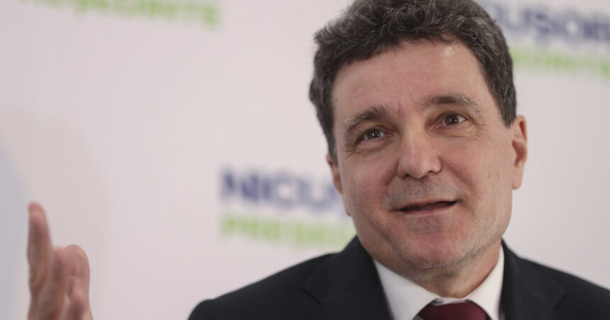 news alert nicusor dan a facut plangere penala impotriva elenei lasconi in scandalul pozelor publicate de sefa usr s a discreditat total 68148eaa840e6