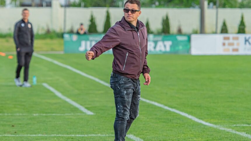 oficial out antrenorul roman din strainatate a plecat de la echipa pe care numai ce a calificat o in cupele europene 68302566c064d