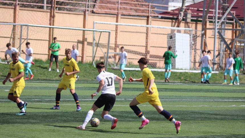 oficial romanul selectioner in strainatate a convocat la nationala un jucator din liga 4 a trecut si pe la ceahlaul 6831aef50c4f4