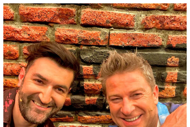 pavel bartos l a facut pe smiley sa scoata bani din buzunar suntem producatori amandoi video exclusiv 68263a4be645e
