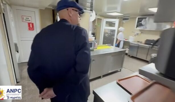 piedone a votat cu un incident am o lege a atractiei mie imi cade musca in ciorba 6817a6d0ecb64