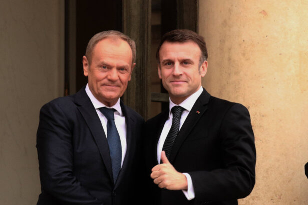 polonia deschide calea pentru alaturarea la scutul nuclear francez cu un tratat semnat de donald tusk si emmanuel macron 681dc8ff94870