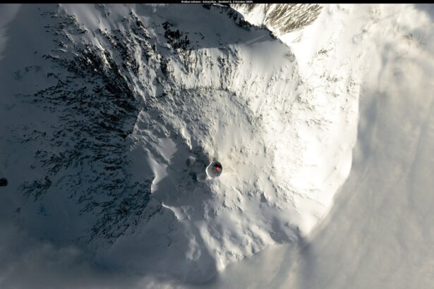 praf de aur tasneste din cel mai sudic vulcan activ din antarctica 6814d3081fe03