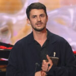 premiul castigat de vlad udrescu protagonistul serialului ana mi ai fost scrisa in adn primele declaratii pe scena ma simt liber si implinit 6835bb1d44d9e