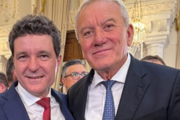 primarul constantin toma prezent la investirea lui nicusor dan romanii au ales un om foarte inteligent psd sa intre la guvernare 6834a7023a82c