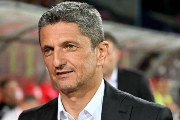 razvan lucescu pus langa the special one comparatie fabuloasa facuta de un star al lui paok seamana cu mourinho 682e31dbe0375