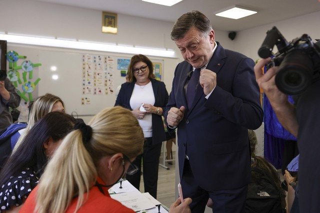 reactia lui crin antonescu dupa rezultate alegeri victoria in alegeri nu este decisa de exit polluri asteptam sa numaram fiecare vot 6817b199658d5