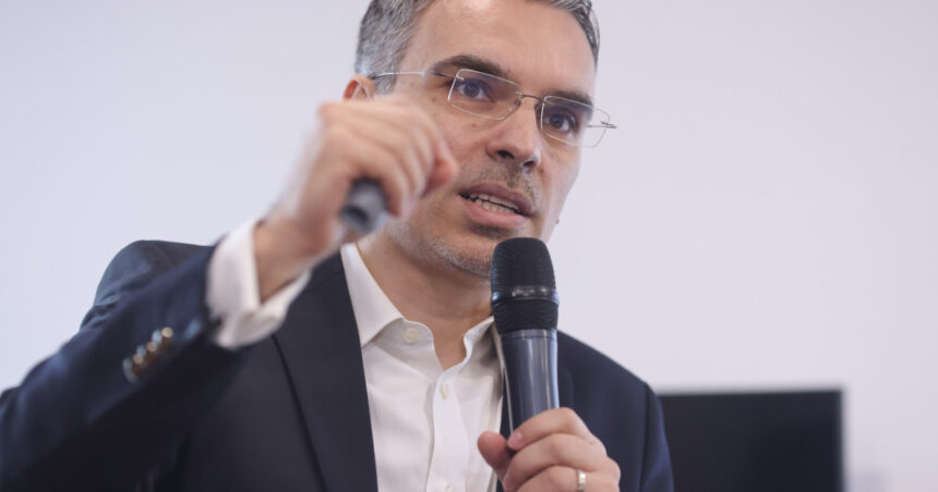 remus stefureac inscop se anunta una dintre cele mai stranse curse din istoria noastra prezenta la vot va fi factorul decisiv 6826e7542467d