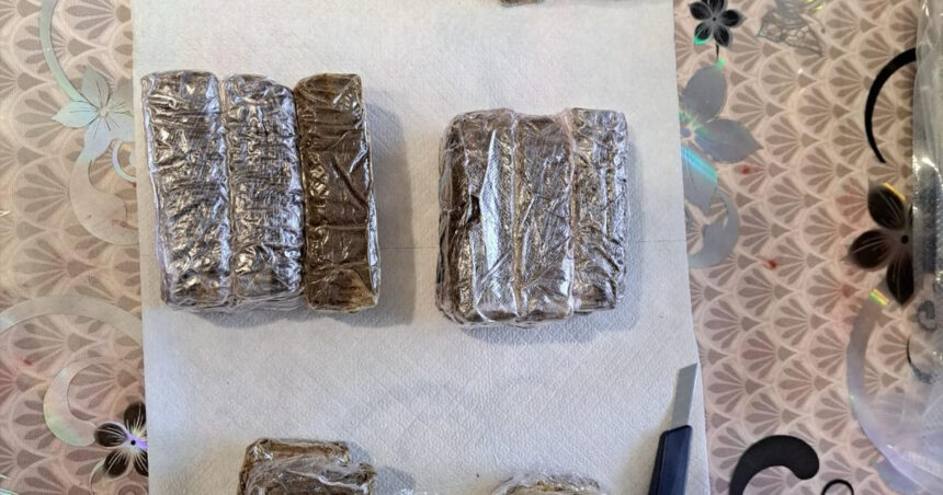 retea de traficanti destructurata la oradea droguri de doua milioane de euro gasite la perchezitii 5 persoane au fost arestate 681a21e709a17