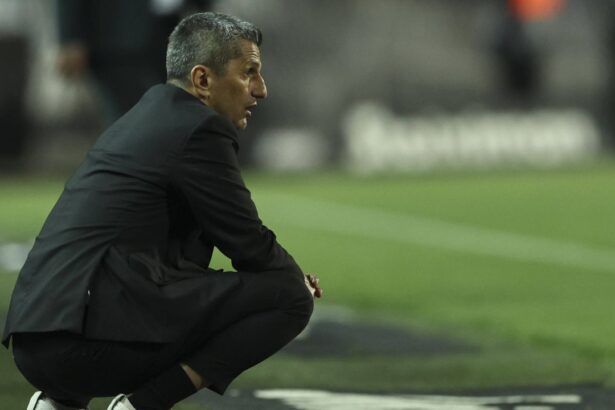 retragere de legenda la paok discursul sustinut de razvan lucescu dupa meciul cu aek atena 682110eee3c7d