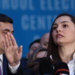 revolta din pot anamaria gavrila acuzata de deputatii demisionari de sete de putere si pozitionari extremiste 682df08a6bf1a