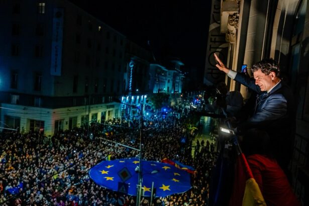 rezultate finale nicusor dan a castigat alegerile prezidentiale l au votat peste 61 milioane de romani 682ace5c80435
