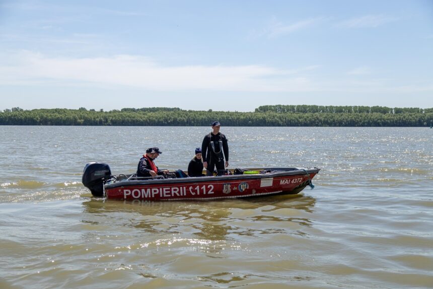 Scafandrii din Constanța și Tulcea au reluat căutările tânărului pescar dispărut în Dunăre. 1 scafandrii din constanta si tulcea au reluat cautarile tanarului pescar disparut in dunare 68285d76dbcef