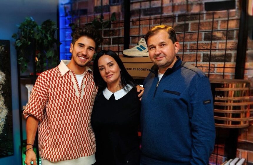 Sebastian Dobrincu vorbește despre rolul părinților săi în separarea de Ioana Ignat: „Nu, nu primesc sfaturi. Nu ai vrea să fii cu un alcoolic, nu?” 1 sebastian dobrincu despre implicarea parintilor lui in despartirea de ioana ignat nu nu primesc sfaturi nu ai vrea sa fii cu un alcoolic nu 683810ec111bb