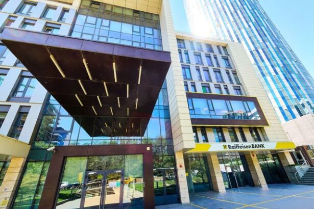 solutii de economisire cu dobanzi atractive schimburi valutare fara limita de suma si smart hour la cursul bnr direct in aplicatia de mobile banking a raiffeisen bank 6823337d06e9a