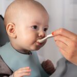 studiu alarmant mancarea pentru bebelusi prea bogata in zahar si saraca in nutrienti 682ae17191ad7