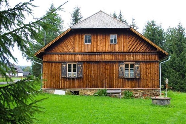 tot mai multe pensiuni si hoteluri folosesc lemnul pentru a se incadra in traditional in maramures 681c593799221