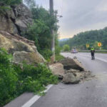trafic rutier afectat pe valea oltului dn7 in zona calinesti din cauza unor pietre cazute pe carosabil 6836111cd113f