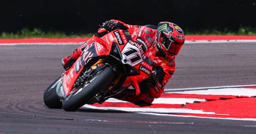 tragedie la campionatul britanic de superbike doi motociclisti au murit in urma unui carambol 6819c33008477