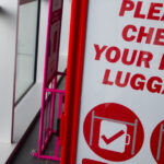 ue solicitata sa intervina in disputa privind taxele pentru bagajele de mana impuse de companiile aeriene low cost 6834c035c4818