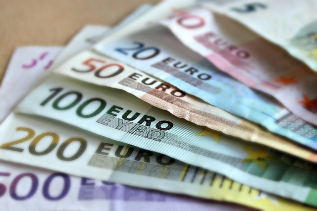ultima ora comisia europeana suspenda din banii romaniei pentru ca nu au fost schimbati sefii companiilor din energie agentiei de monitorizare a companiilor de stat si nu au fost reformate pensiile s 6839810b5b09a